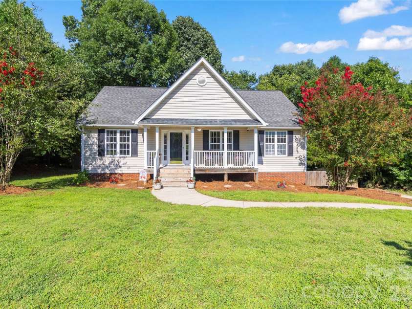 200 Autumn Woods Boulevard, Mount Holly, NC 28120.  MLS# CAR4410226, YatesRealty ID 42149. 