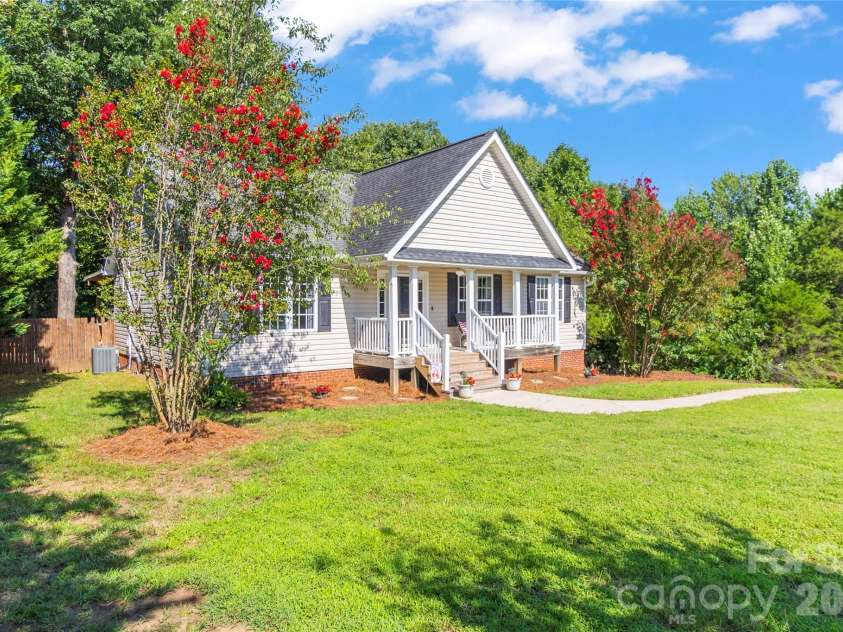 200 Autumn Woods Boulevard, Mount Holly, NC 28120.  MLS# CAR4410226, YatesRealty ID 42149. 