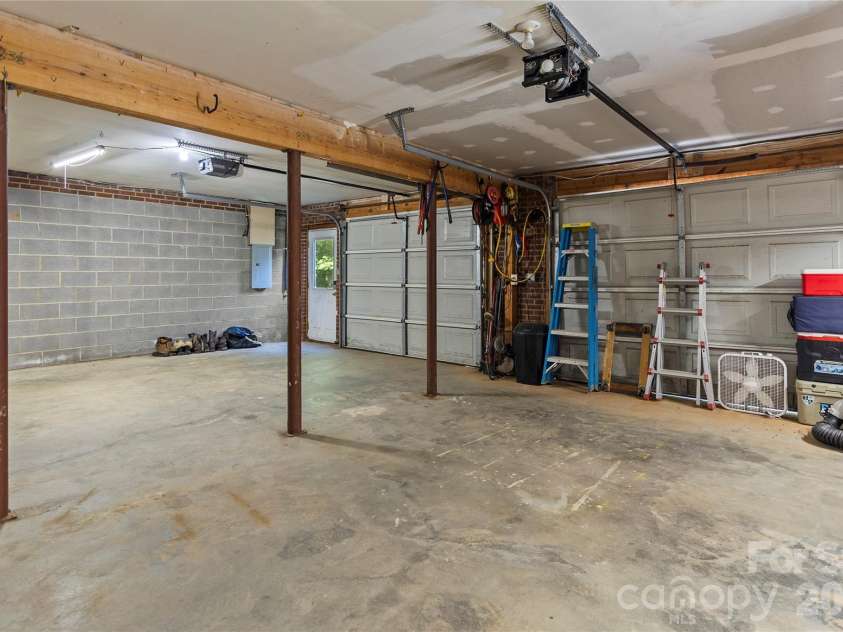200 Autumn Woods Boulevard, Mount Holly, NC 28120.  MLS# CAR4410226, YatesRealty ID 42149. 