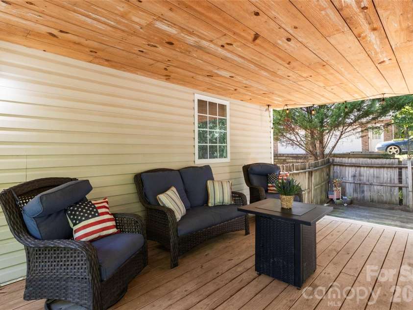 200 Autumn Woods Boulevard, Mount Holly, NC 28120.  MLS# CAR4410226, YatesRealty ID 42149. 