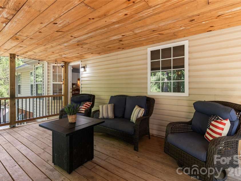 200 Autumn Woods Boulevard, Mount Holly, NC 28120.  MLS# CAR4410226, YatesRealty ID 42149. 
