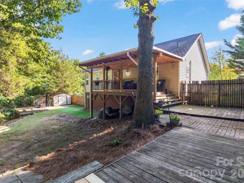 200 Autumn Woods Boulevard, Mount Holly, NC 28120.  MLS# CAR4410226, YatesRealty ID 42149. 