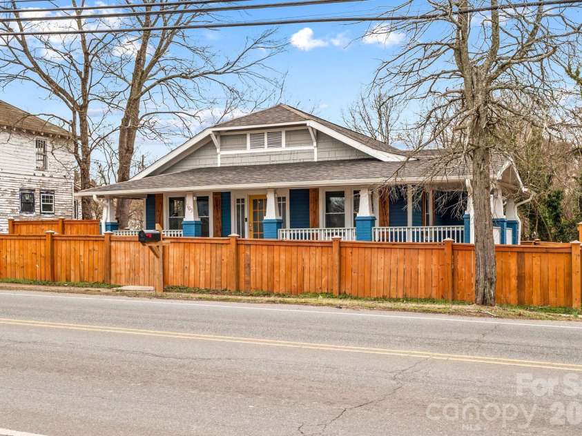 705 5th Avenue, Lexington, NC 27292.  MLS# CAR4345054, YatesRealty ID 4215. 