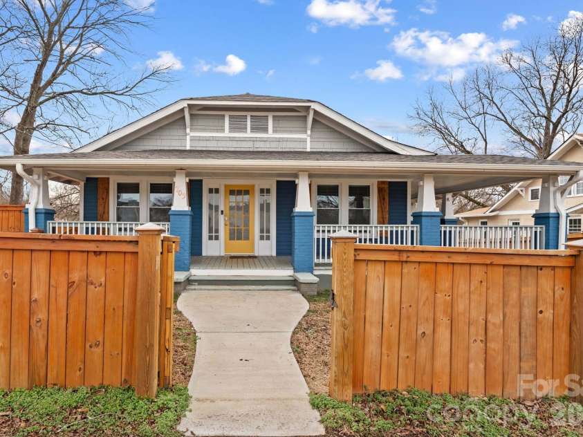 705 5th Avenue, Lexington, NC 27292.  MLS# CAR4345054, YatesRealty ID 4215. 