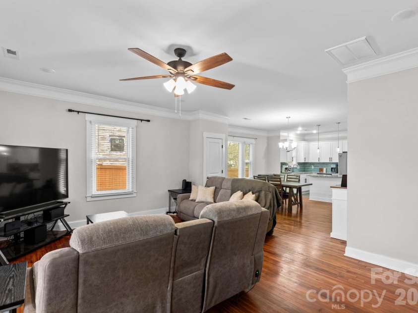 705 5th Avenue, Lexington, NC 27292.  MLS# CAR4345054, YatesRealty ID 4215. 