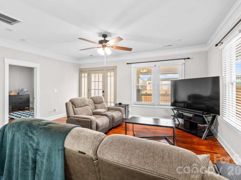 705 5th Avenue, Lexington, NC 27292.  MLS# CAR4345054, YatesRealty ID 4215. 