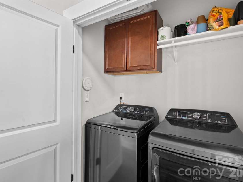705 5th Avenue, Lexington, NC 27292.  MLS# CAR4345054, YatesRealty ID 4215. 