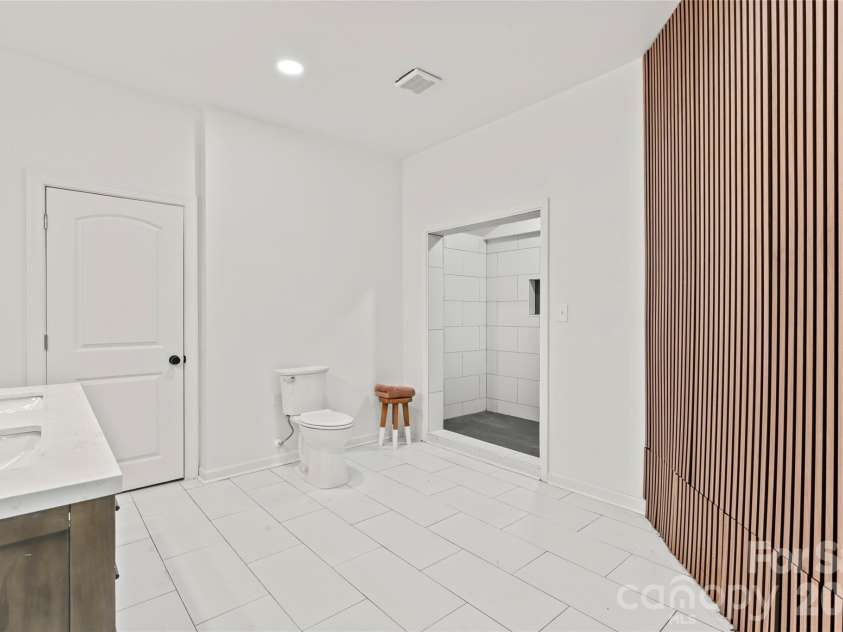 815 Second Avenue, Gastonia, NC 28054.  MLS# CAR4259204, YatesRealty ID 4215. 