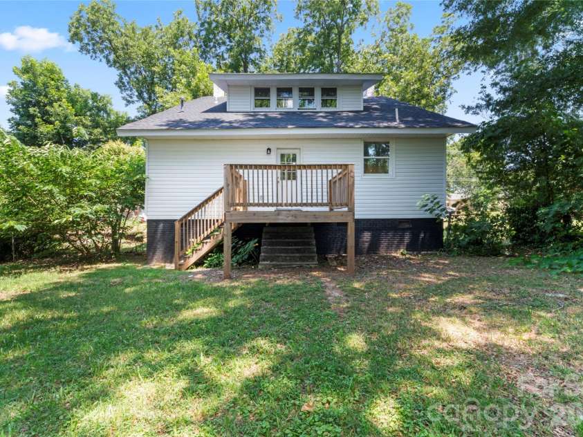 815 Second Avenue, Gastonia, NC 28054.  MLS# CAR4259204, YatesRealty ID 4215. 