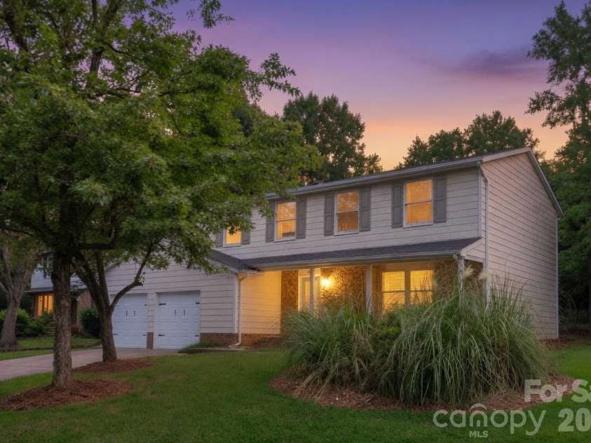9524 Robert Burns Court, Charlotte, NC 28213.  MLS# CAR4411368, YatesRealty ID 42151. 