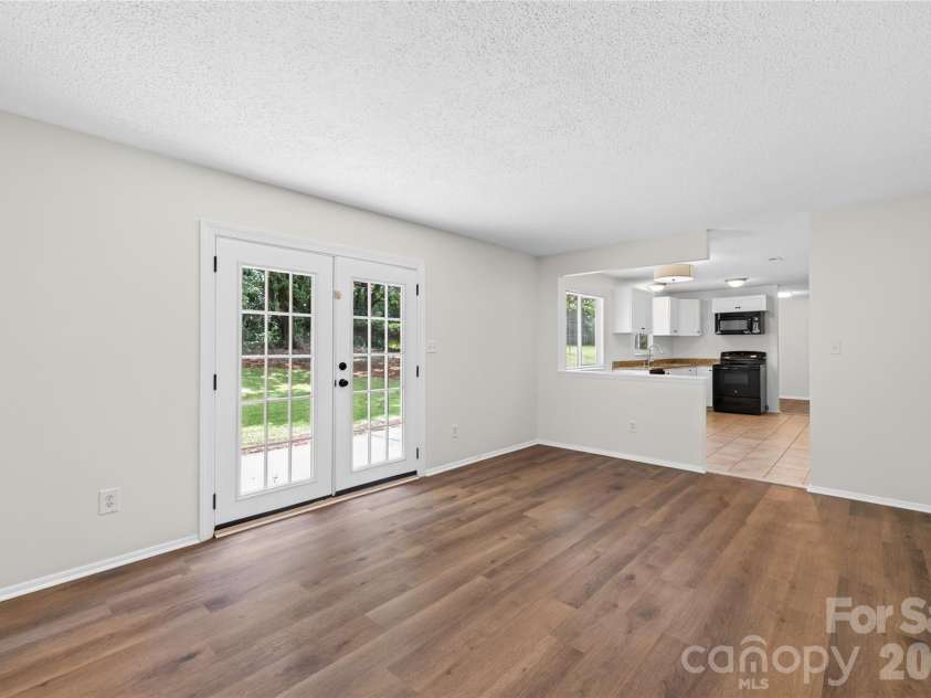 9524 Robert Burns Court, Charlotte, NC 28213.  MLS# CAR4411368, YatesRealty ID 42151. 