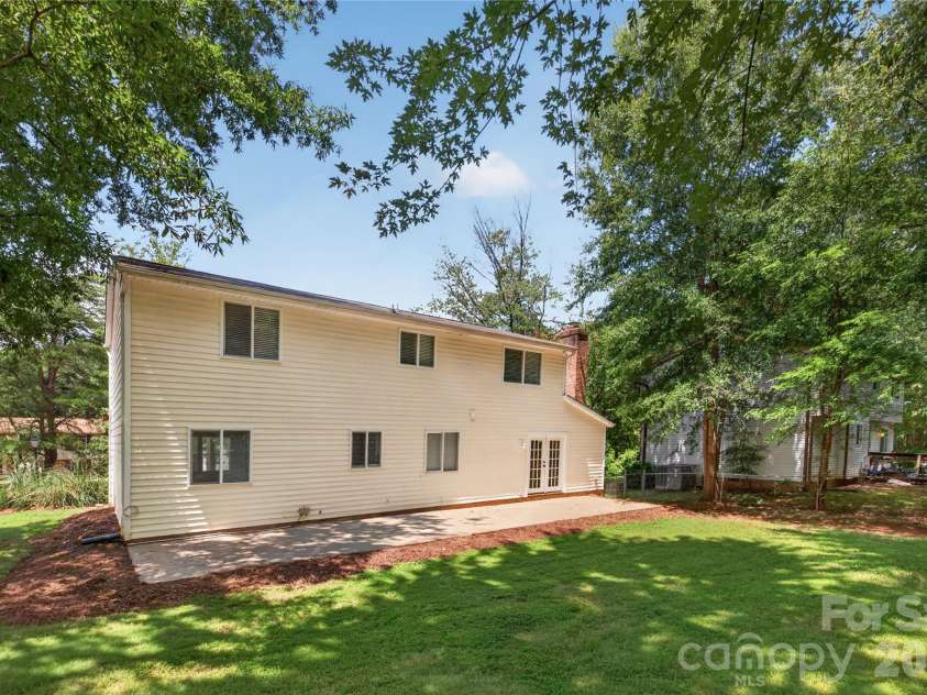 9524 Robert Burns Court, Charlotte, NC 28213.  MLS# CAR4411368, YatesRealty ID 42151. 