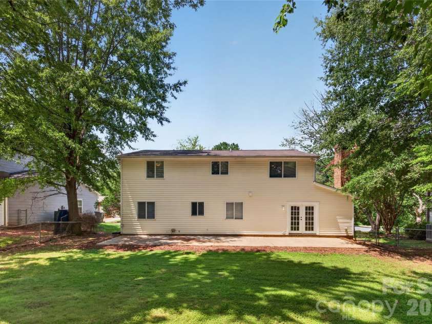 9524 Robert Burns Court, Charlotte, NC 28213.  MLS# CAR4411368, YatesRealty ID 42151. 
