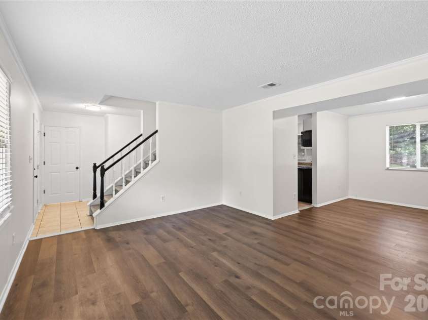 9524 Robert Burns Court, Charlotte, NC 28213.  MLS# CAR4411368, YatesRealty ID 42151. 