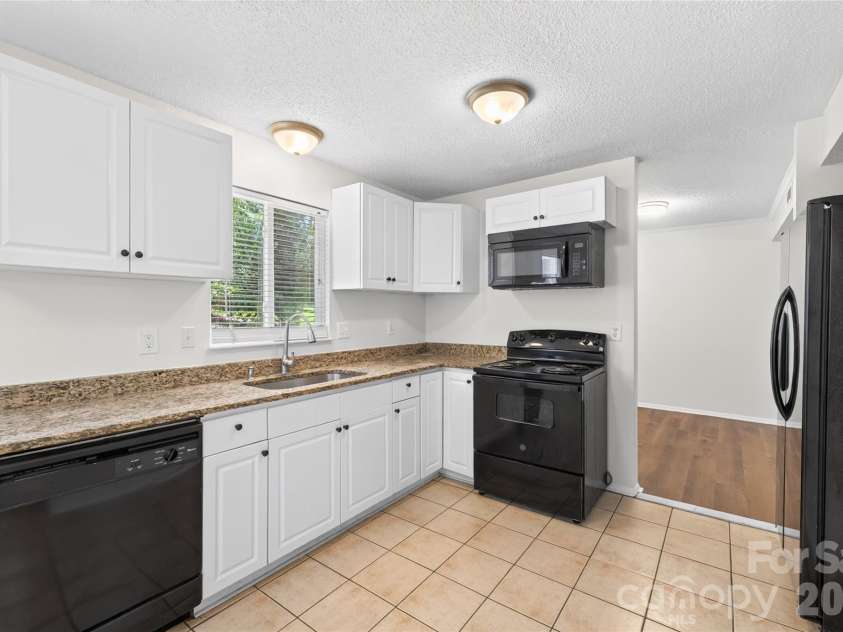 9524 Robert Burns Court, Charlotte, NC 28213.  MLS# CAR4411368, YatesRealty ID 42151. 
