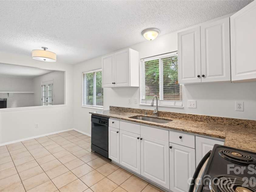 9524 Robert Burns Court, Charlotte, NC 28213.  MLS# CAR4411368, YatesRealty ID 42151. 