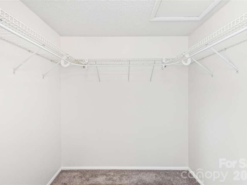 9524 Robert Burns Court, Charlotte, NC 28213.  MLS# CAR4411368, YatesRealty ID 42151. 