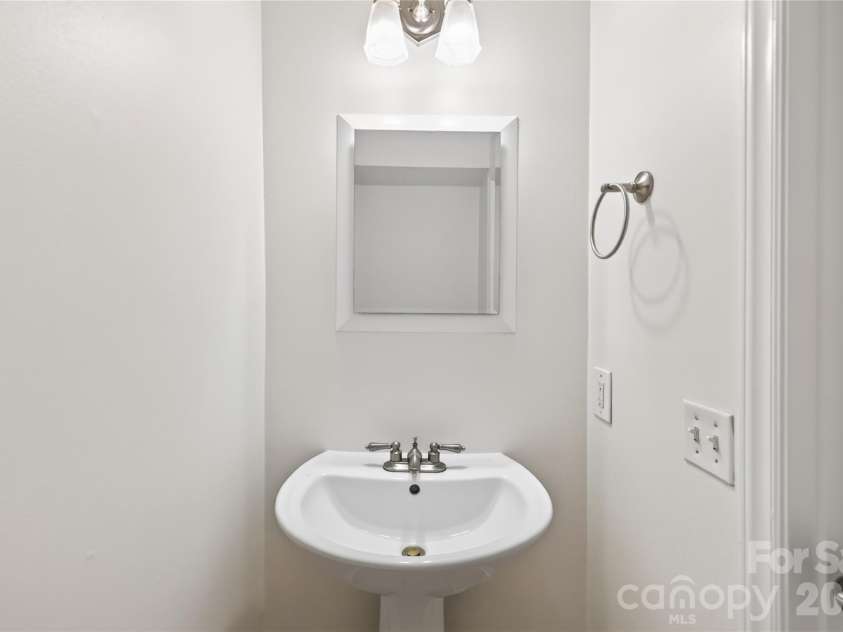 9524 Robert Burns Court, Charlotte, NC 28213.  MLS# CAR4411368, YatesRealty ID 42151. 
