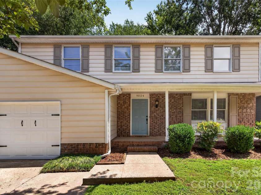 9524 Robert Burns Court, Charlotte, NC 28213.  MLS# CAR4411368, YatesRealty ID 42151. 