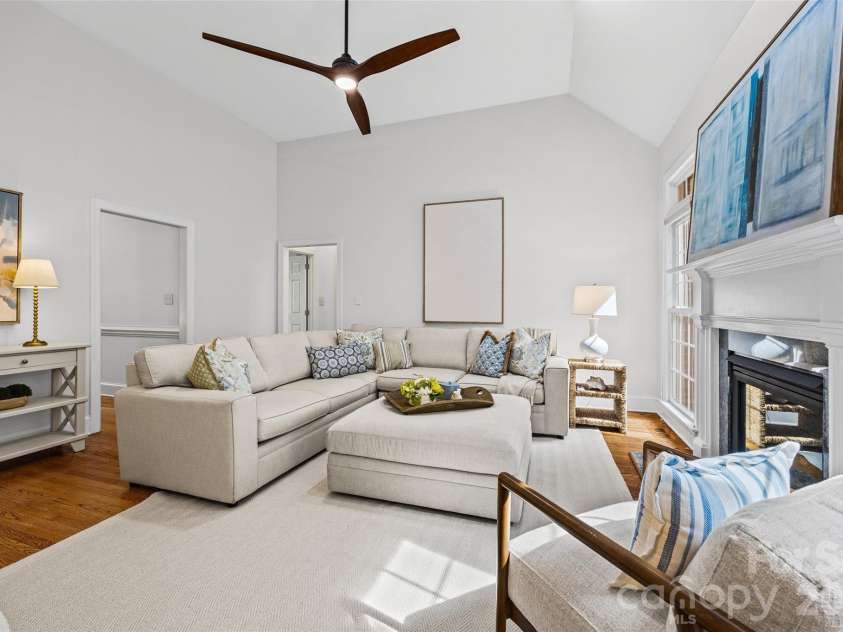 5385 Apple Glen Drive, Harrisburg, NC 28075.  MLS# CAR4407413, YatesRealty ID 42152. FAMILY ROOM