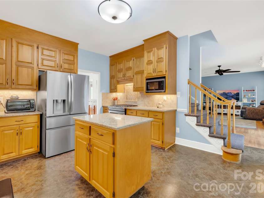 1066 Briarcliff Road, Mooresville, NC 28115.  MLS# CAR4381253, YatesRealty ID 42154. 