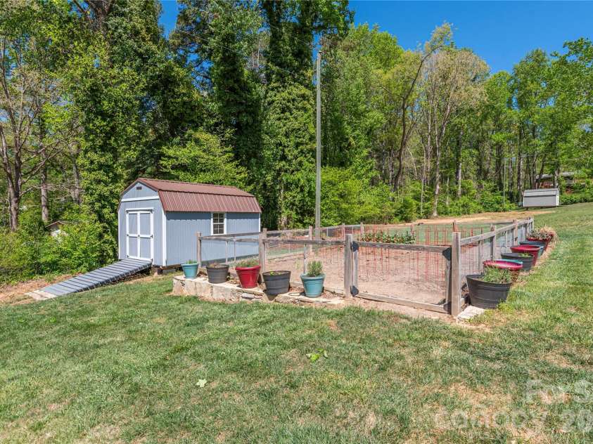 48 Duncan Estate Drive, Fletcher, NC 28732.  MLS# CAR4392041, YatesRealty ID 42155. 