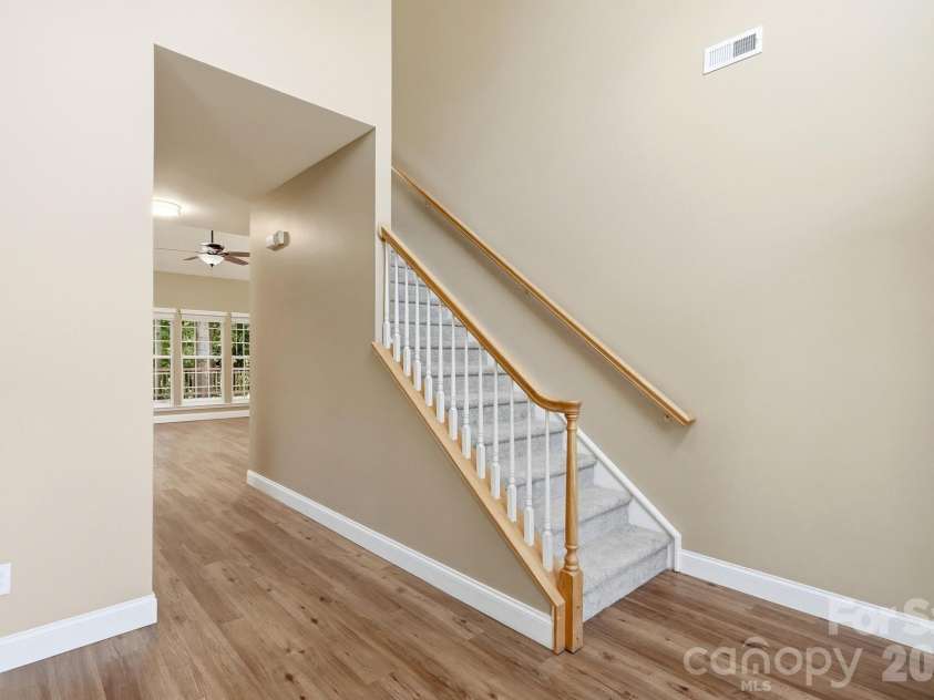 11630 Clingman Lane, Charlotte, NC 28214.  MLS# CAR4402284, YatesRealty ID 42156. 