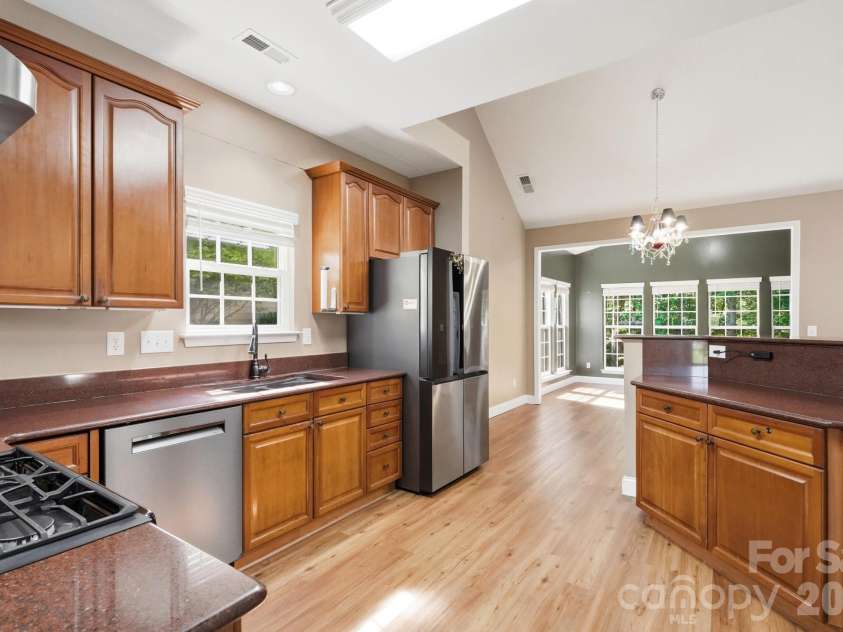 11630 Clingman Lane, Charlotte, NC 28214.  MLS# CAR4402284, YatesRealty ID 42156. 