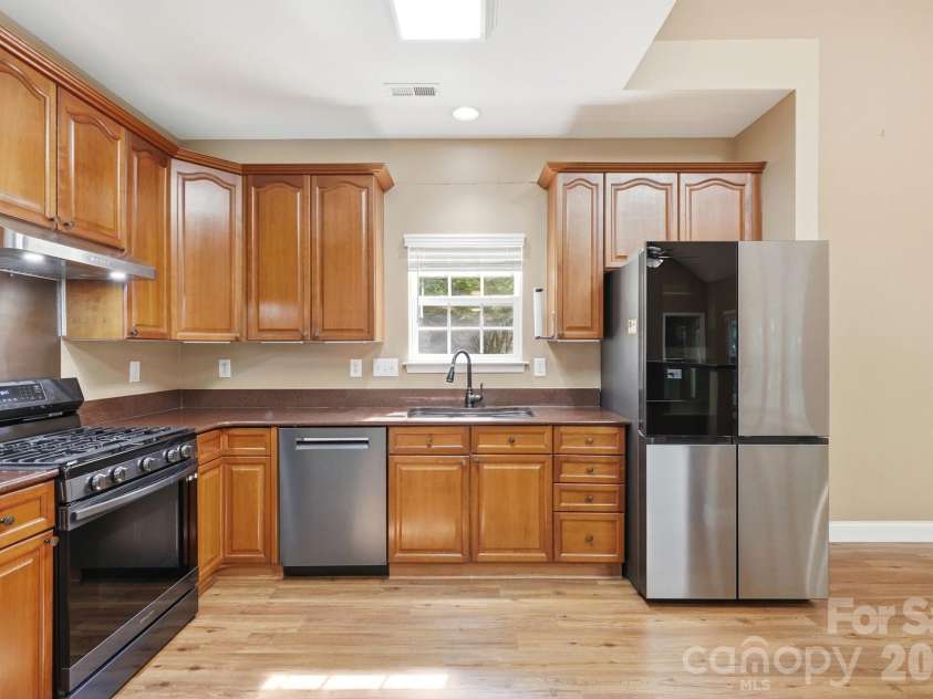 11630 Clingman Lane, Charlotte, NC 28214.  MLS# CAR4402284, YatesRealty ID 42156. 