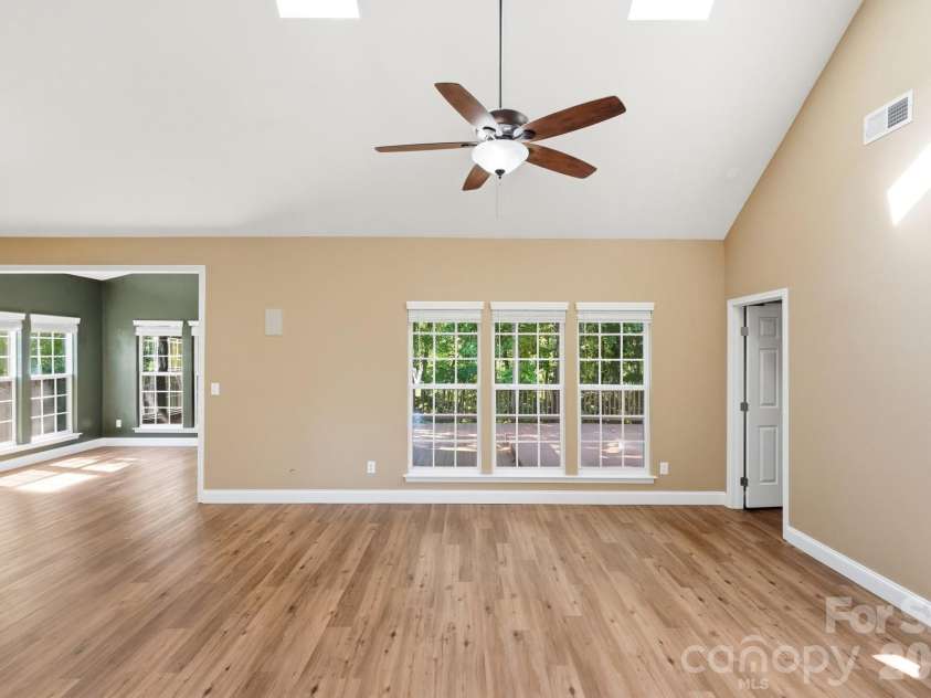 11630 Clingman Lane, Charlotte, NC 28214.  MLS# CAR4402284, YatesRealty ID 42156. 