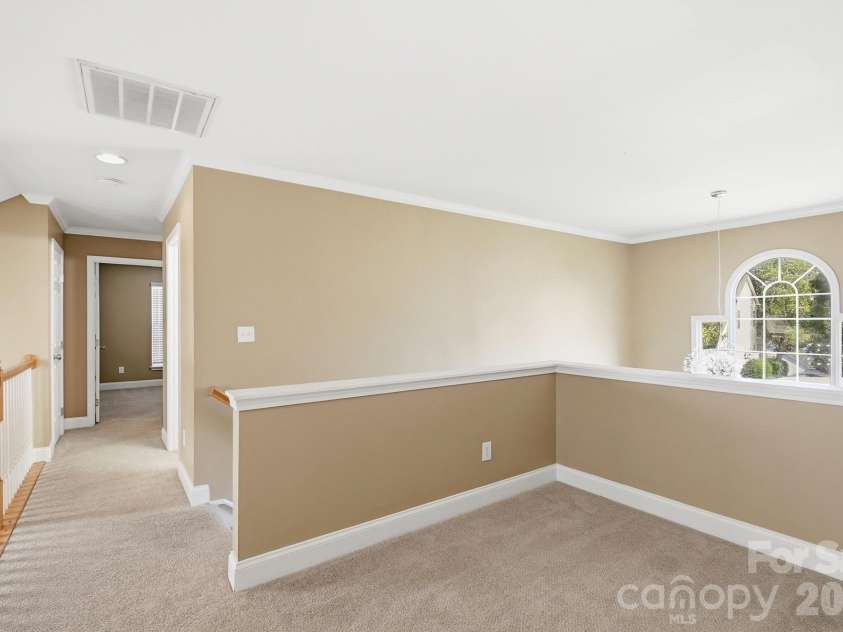 11630 Clingman Lane, Charlotte, NC 28214.  MLS# CAR4402284, YatesRealty ID 42156. 