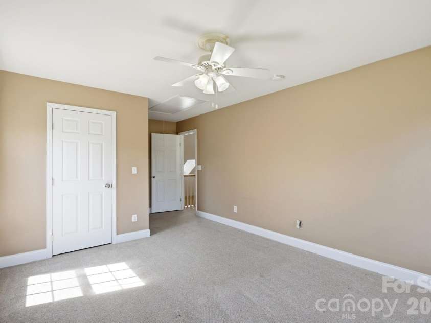 11630 Clingman Lane, Charlotte, NC 28214.  MLS# CAR4402284, YatesRealty ID 42156. 