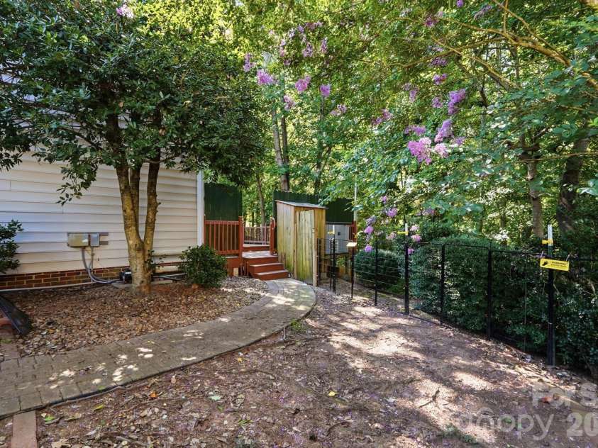 11630 Clingman Lane, Charlotte, NC 28214.  MLS# CAR4402284, YatesRealty ID 42156. 