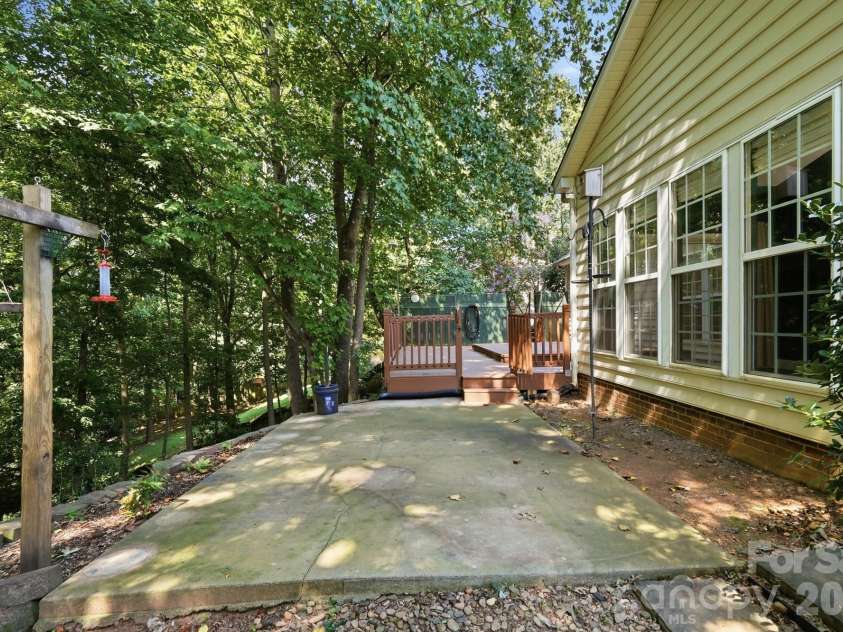 11630 Clingman Lane, Charlotte, NC 28214.  MLS# CAR4402284, YatesRealty ID 42156. 