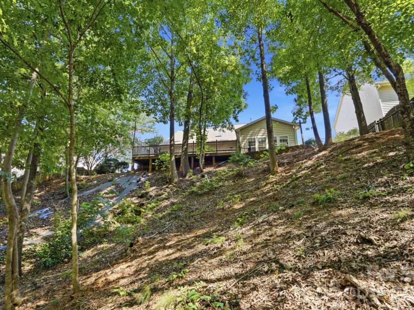 11630 Clingman Lane, Charlotte, NC 28214.  MLS# CAR4402284, YatesRealty ID 42156. 