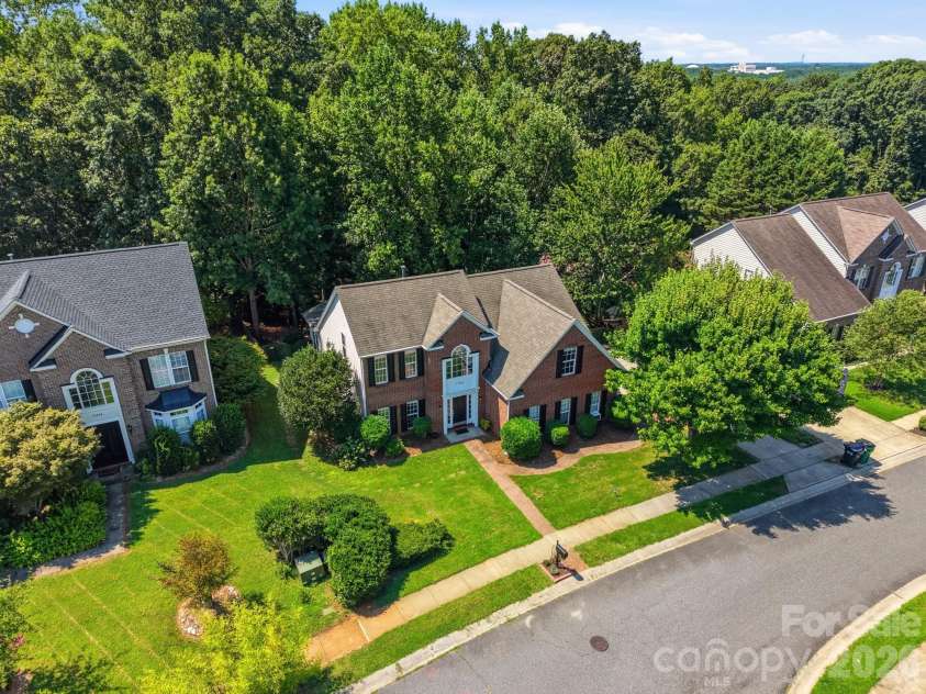 11630 Clingman Lane, Charlotte, NC 28214.  MLS# CAR4402284, YatesRealty ID 42156. 
