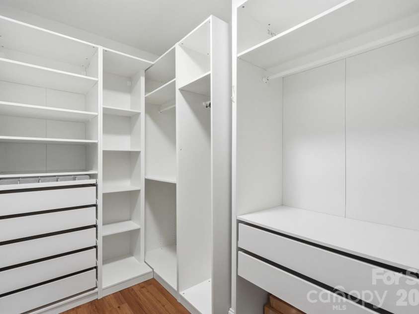 11630 Clingman Lane, Charlotte, NC 28214.  MLS# CAR4402284, YatesRealty ID 42156. Primary Closet