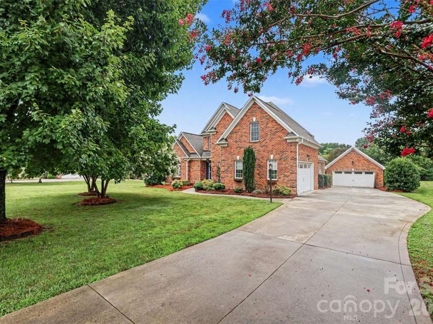 1004 Creekwalk Drive, Stanley, NC 28164.  MLS# CAR4403309, YatesRealty ID 42157. 