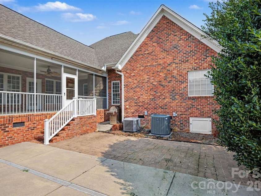 1004 Creekwalk Drive, Stanley, NC 28164.  MLS# CAR4403309, YatesRealty ID 42157. 