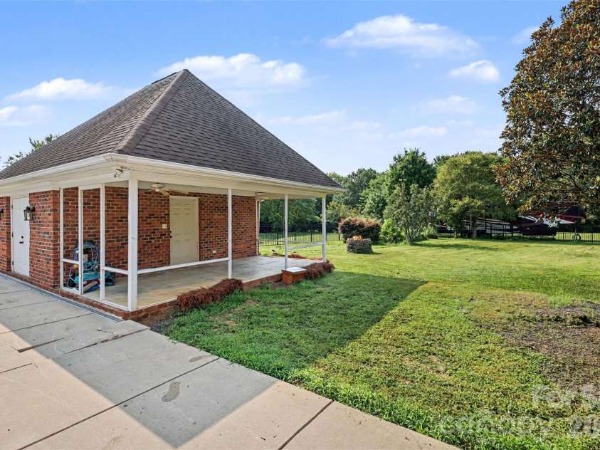 1004 Creekwalk Drive, Stanley, NC 28164.  MLS# CAR4403309, YatesRealty ID 42157. 