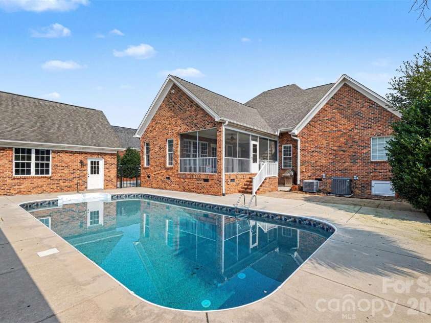 1004 Creekwalk Drive, Stanley, NC 28164.  MLS# CAR4403309, YatesRealty ID 42157. 