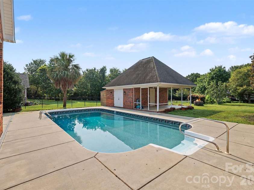 1004 Creekwalk Drive, Stanley, NC 28164.  MLS# CAR4403309, YatesRealty ID 42157. 