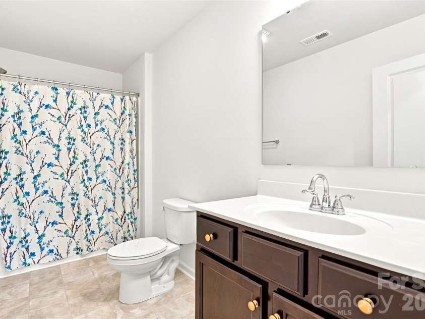 517 Willamette Drive, Salisbury, NC 28146.  MLS# CAR4405440, YatesRealty ID 42158. 