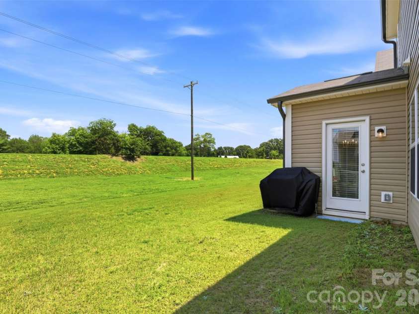 517 Willamette Drive, Salisbury, NC 28146.  MLS# CAR4405440, YatesRealty ID 42158. 