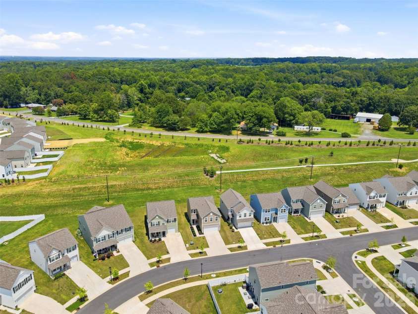517 Willamette Drive, Salisbury, NC 28146.  MLS# CAR4405440, YatesRealty ID 42158. 