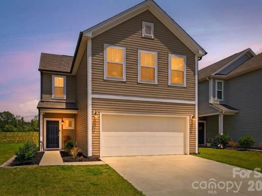 517 Willamette Drive, Salisbury, NC 28146.  MLS# CAR4405440, YatesRealty ID 42158. 