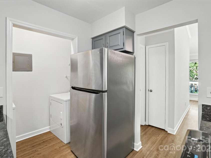 1606 Sharon Road, Charlotte, NC 28210.  MLS# CAR4286350, YatesRealty ID 4216. 