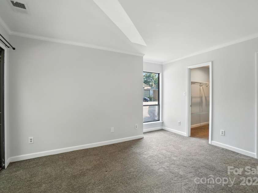 1606 Sharon Road, Charlotte, NC 28210.  MLS# CAR4286350, YatesRealty ID 4216. 