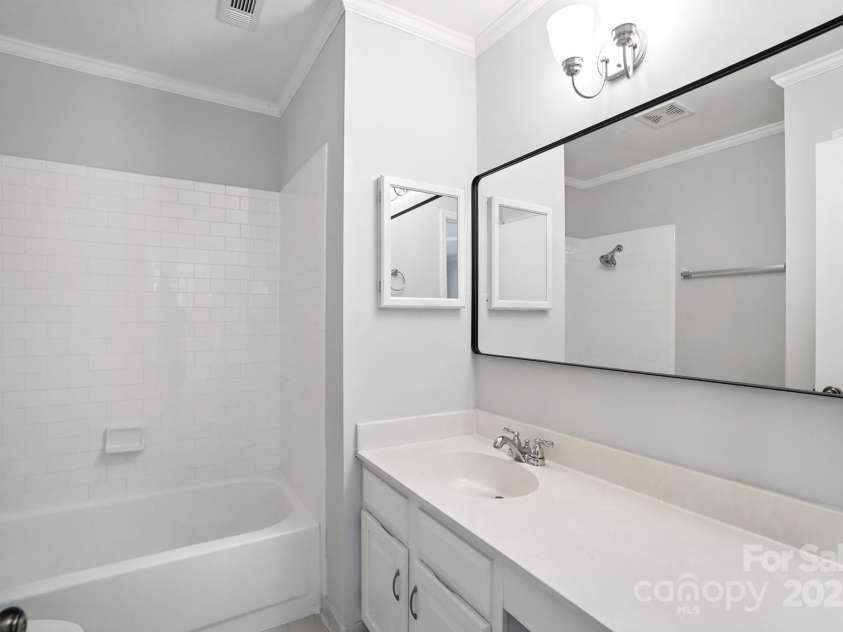 1606 Sharon Road, Charlotte, NC 28210.  MLS# CAR4286350, YatesRealty ID 4216. 