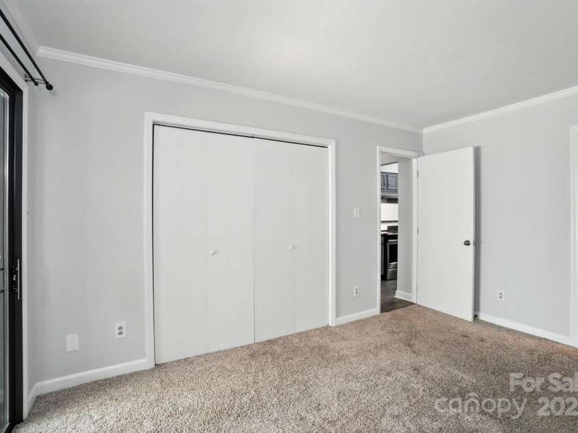 1606 Sharon Road, Charlotte, NC 28210.  MLS# CAR4286350, YatesRealty ID 4216. 